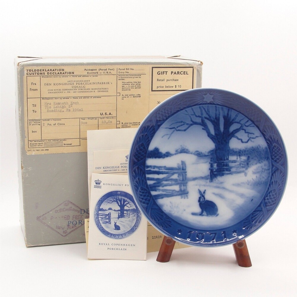 Royal Copenhagen 1971 Christmas Plate Hare in Winter Vinterlandskab Box & Papers